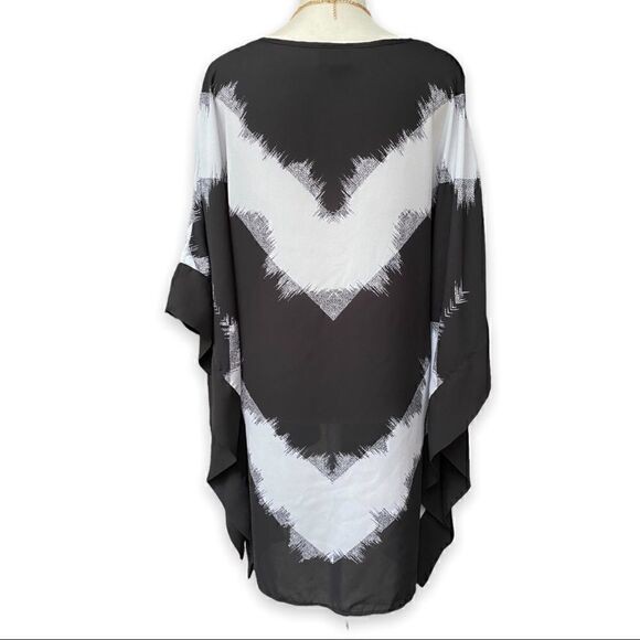 MOSSIMO Black and White Chevron Stripe Swim Cover - Picture 4 of 13